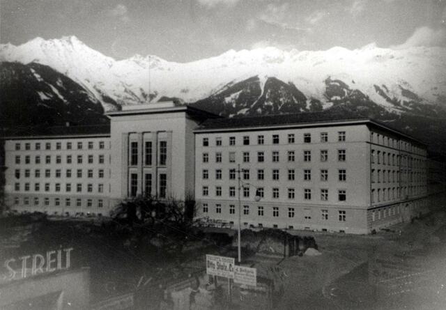 Das Landhaus 1939 | Foto: Horst Scheiber; https://www.eduard-wallnoefer-platz.at