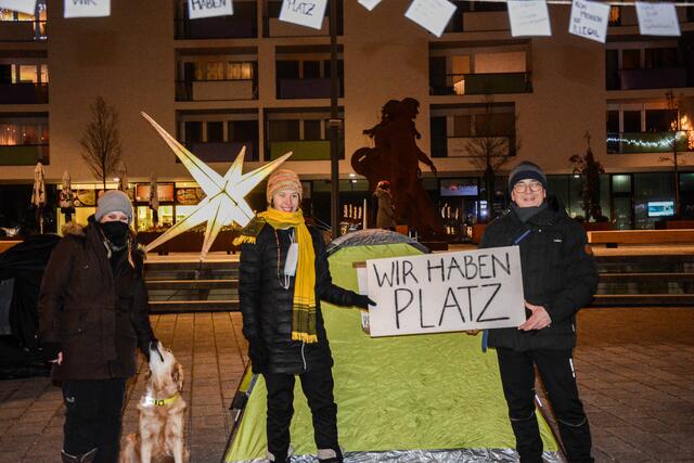 Die jungen Frauen bekamen auch Zuspruch von Kufsteins Bürgermeister Martin Krumschnabel (re.).  | Foto: Eva Ritzer