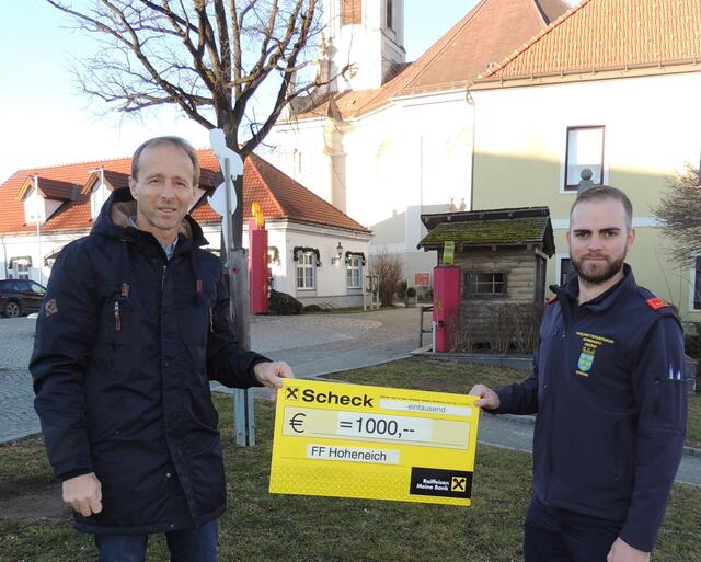 Bürgermeister Christian Grümeyer mit FF-Kommandant Dominik Krenn | Foto: Marktgem. Hoheneich