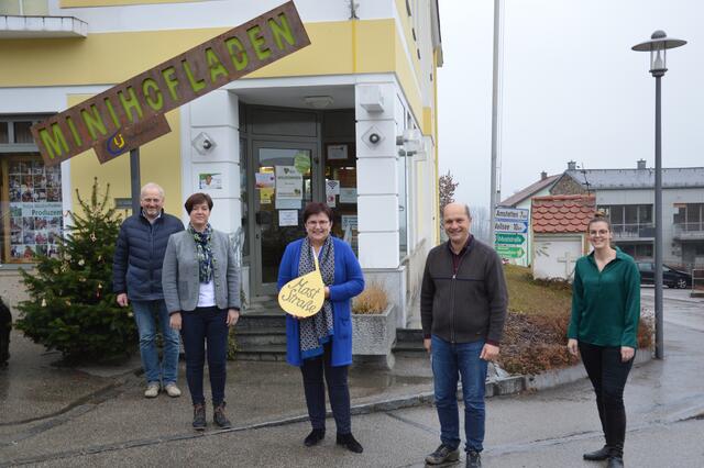 Bürgermeister Johann Weingartner (Euratsfeld), Andrea Stadlbauer (Obfrau d'Speis), Moststraße-Obfrau Michaela Hinterholzer, Bürgermeister Hannes Pressl (Ardagger), Moststraße-Geschäftsführerin Maria Ettlinger. | Foto: Moststraße