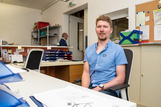 Andreas Sauberer an seinem Arbeitsplatz | Foto: AUVA, Jacqueline Godany