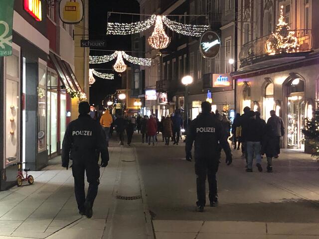 Der "Lichterspaziergang" führte die Teilnehmer in Bad Ischl auch durch die Pfarrgasse.