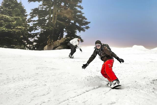 Snowboarder können am 9. Jänner einen gratis Tag im Murtaler Schnee verbringen.