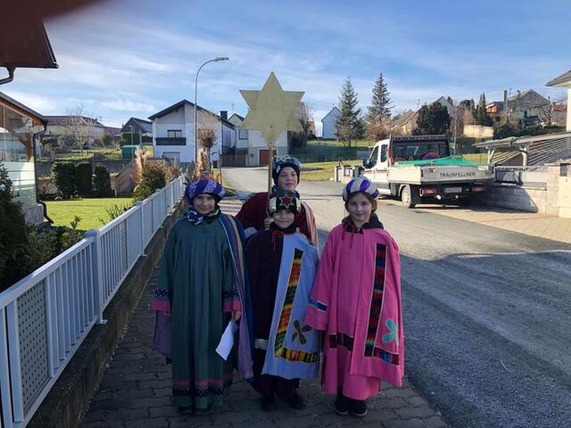 Elias, Robin, Jakob und Eva waren gemeinsam in Rechnitz unterwegs um für die gute Sache zu sammeln. | Foto: Anita Haller