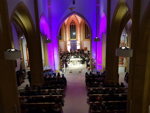 Kirchliche Ausrückung bei der Gedenkmesse "Pie Jesu" in der Stadtpfarrkirche Landeck | Foto: Stadtmusikkapelle Landeck