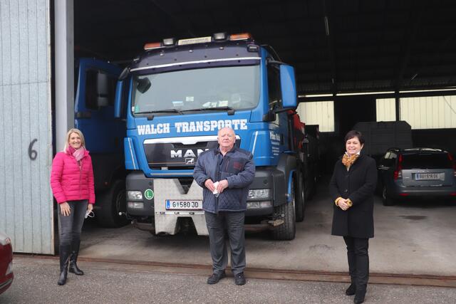 3 x Walch, gemeinsame Sache, aber nicht verwandt: Bgm. Barbara Walch/Wundschuh, Transportunternehmer Franz Walch und Bgm. Waltraud Walch/Dobl-Zwaring | Foto: Edith Ertl