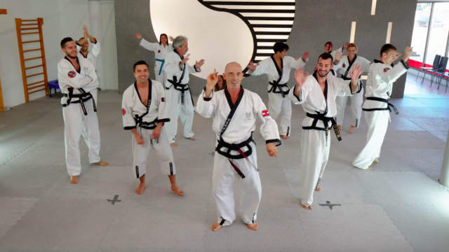 Donaustadts Kampfschule Young-Ung Taekwondo tanzt zum südafrikanischen Hit "Jerusalema".  | Foto:  Young-Ung Taekwondo
