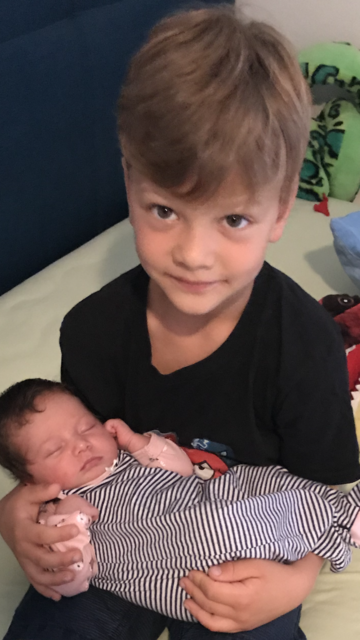 Livia mit Bruder Fabio aus Unterschützen