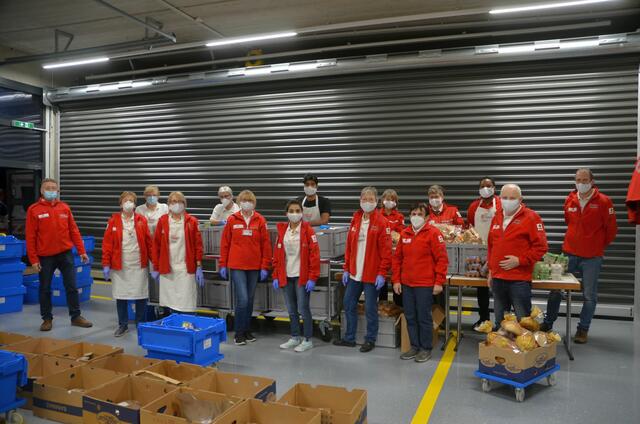 Ein Team Österreich Tafel in St. Peter/Au | Foto: Penzendorfer