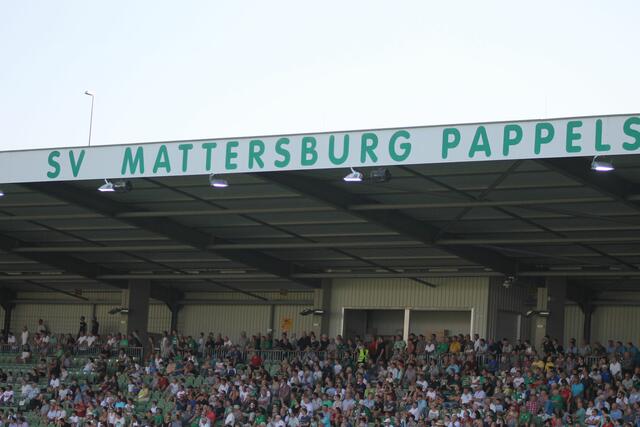 Das Pappelstadion war seit 1952 Heimstätte des SV Mattersburg, das direkt neben dem 1847 eröffneten Eisenbahnviadukt von 284 m Länge liegt. | Foto: Oliver Frank