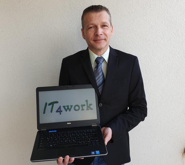 Jürgen Wiesner stellt gebrauchte Geräte gratis bereit. | Foto: IT 4 Work