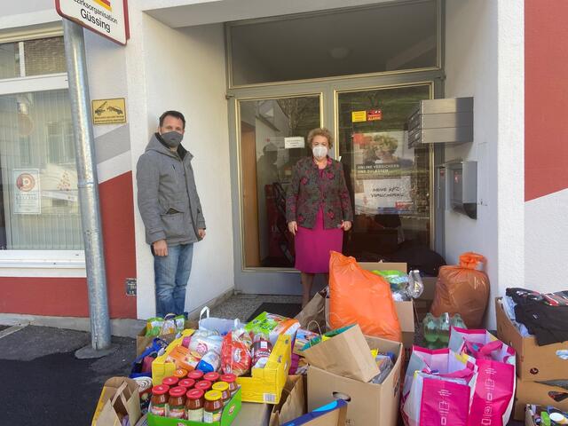 Gesammelte Hilfsgüter vor dem SPÖ-Büro in Güssing. | Foto: SPÖ