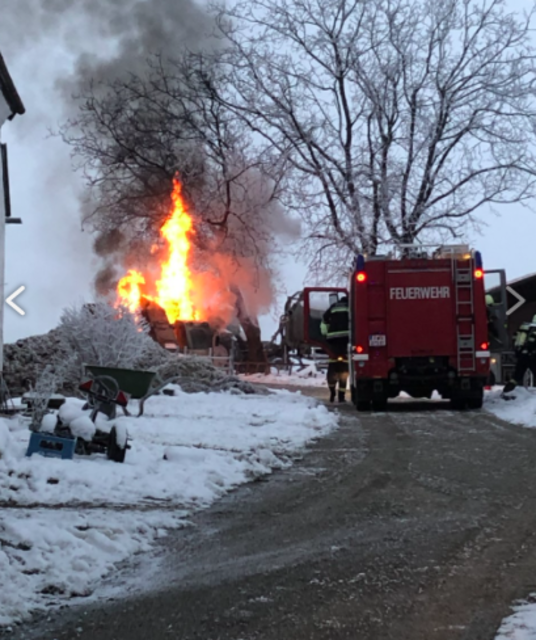 Der Mischfutterwagen stand in Vollbrand. | Foto: FF Münsteuer