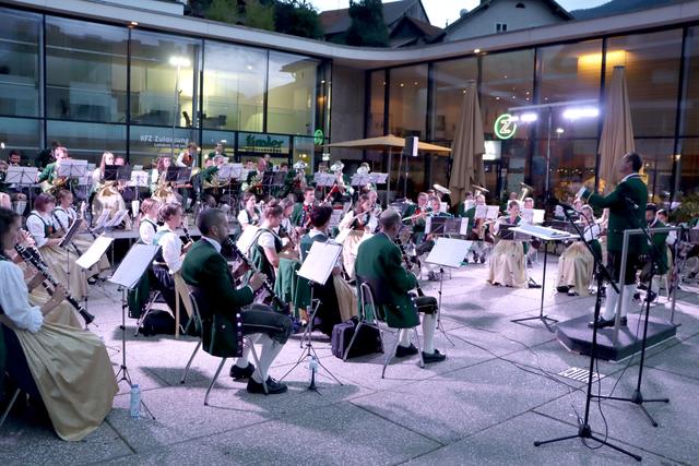 Das Open Air im Rahmen der Landecker "Horizonte" war trotz Regen gegen Schluss ein gelungener Konzertabend.