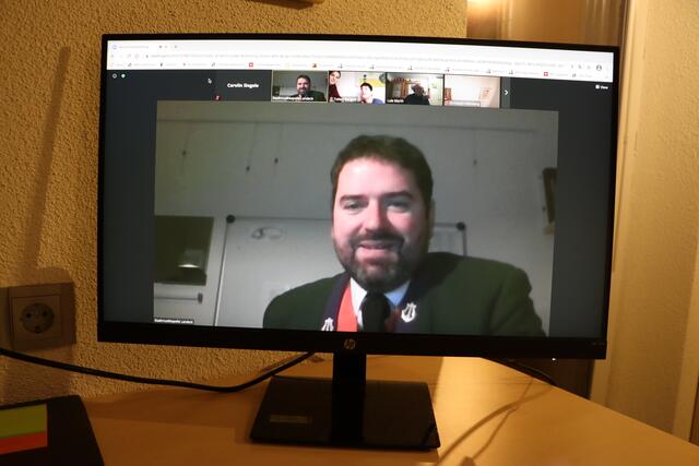 Die Generalversammlung der Stadtmusikkapelle Landeck fand heuer erstmals online statt. Im Bild: Obmann Peter Vöhl. | Foto: Siegele