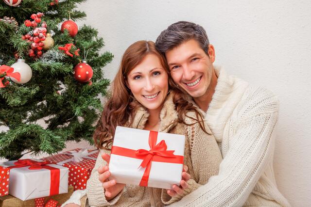 Bücher, Gesellschaftsspiele und Pflegeprodukte lagen laut Wirtschaftskammer besonders häufig unter dem Weihnachtsbaum. | Foto: detailblick/Fotolia