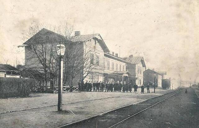 Eine Aufnahme des Bahnhofs Gaisbach-Wartberg noch um 1900. Dort verzweigte sich bis 1956 die von Budweis kommende Bahn in die Äste nach Linz und nach St. Valentin. | Foto: unbekannt, Fotorepro Eckhart Herbe