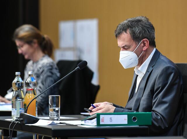 Bürgermeister Georg Willi und das Rechtsgutachten von Prof. Mayer sorgen erneut für viel Wirbel. | Foto: zeitungsfoto.at