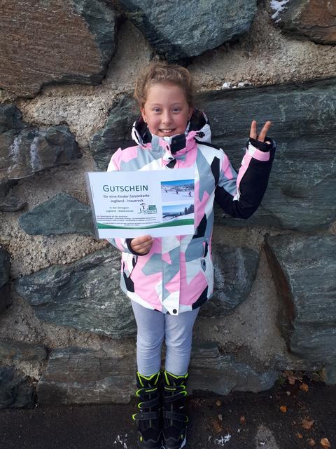 Die Gewinnerin des Joglland Sommerferienpasses 2020: Jasmin Gletthofer aus St. Jakob im Walde.