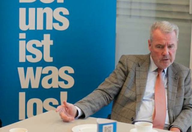 Klaus Schneeberger, Bürgermeister und Aufsichtsratvorsitzender der FH Wiener Neustadt, über die aktuellen Plagiatsvorwürfe. | Foto: Zezula