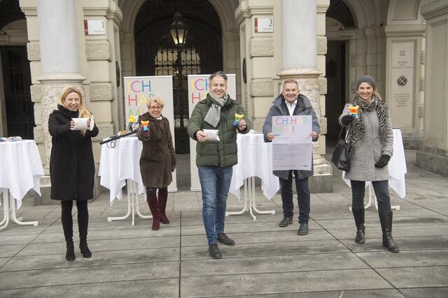 
Zuversichtlich: Landesrätin Juliane Bogner-Strauß, Abteilungsvorständin Ingrid Krammer, Stadtrat Kurt Hohensinner, Klinikvorstand Holger Till und Gabriella Walisch, Fachbereichsleiterin Kinderschutz-Zentrum Graz (v.l.) | Foto: Stadt Graz/Fischer