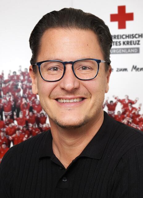 Manuel Komosny übernimmt die Funktion Leiter Marketing und Kommunikation im Roten Kreuz Burgenland. | Foto: Fotostudio Rozsenich / Oberpullendorf