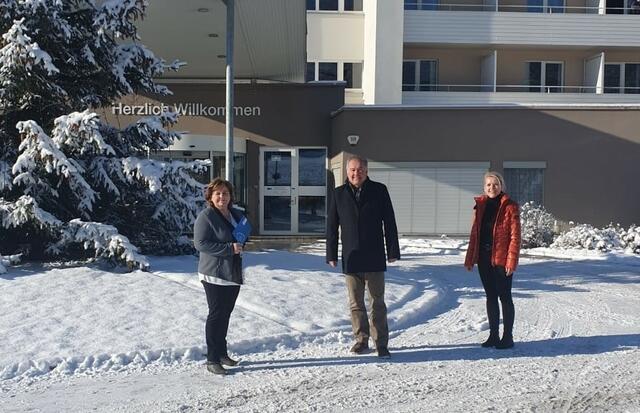 v.l. Christine Höller, Geschäftsführer Günter Riedenbauer und Gertrude Striccher-Rutz (Kiwanisclub Styria West)  | Foto: KK