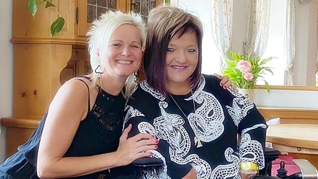 Christiane Meissnitzer (Meissnitzer Band) und Marianne Hengl, Obfrau des Vereins RollOn Austria | Foto: Verein RollOn Austria