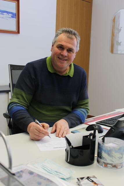 Franz Wimmer stellt sich auch im Herbst 2021 der Wahl als Lochens Bürgermeister.  | Foto: Bernbacher