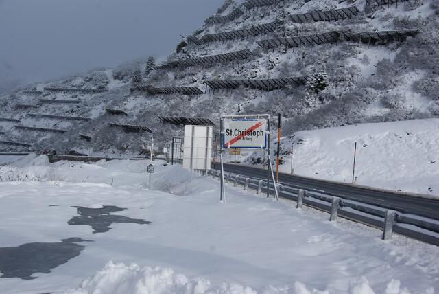 Die B197 Arlbergpass Straße – im Bild der Arlbergpass (1.793 Meter) – ist derzeit zwischen St. Christoph und Alpe Rauz bzw. Stuben und Langen gesperrt (Symbolbild).