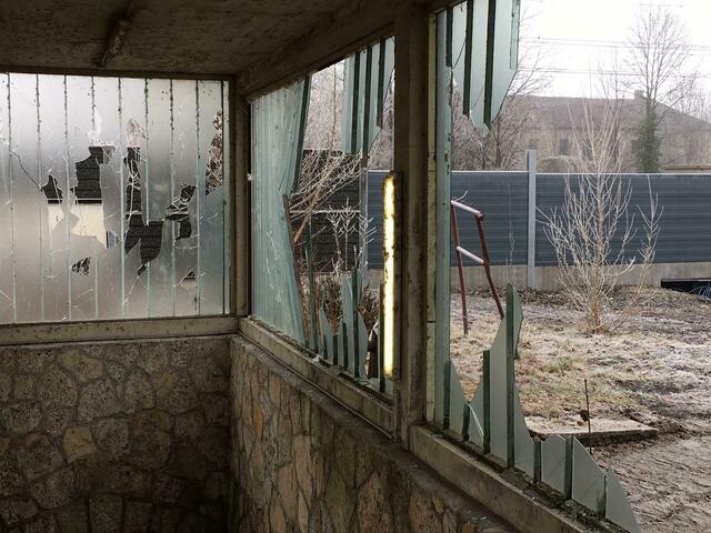 Die Unterführung wurde mit Knallkörpern demoliert. | Foto: Bezirksblätter