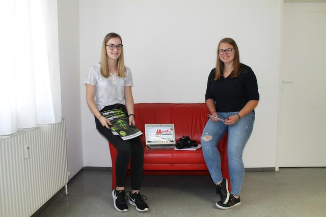 Elena Großhaupt und Jana Hopfner waren im Jahr 2020 Teil der LehrlingsRundschau. | Foto: Foto: BRS Rohrbach