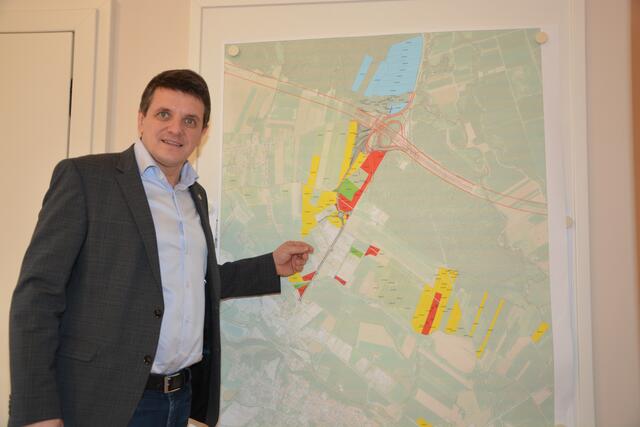 Bürgermeister Franz Jost:"Die Grundstücksbevorratungen am S 7-Knoten sind abgeschlossen. Mit dem Anschluss an die Schnellstraße soll es in Fürstenfeld zu einer neuen wirtschaftlichen Dynamik kommen."