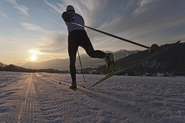 Ein genussvoller Loipenritt in den Sonnenuntergang. Jetzt auch bei uns möglich! | Foto: Steiermark Tourismus / Himsl