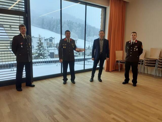 Leiter des Verwaltungsdienstes Herbert Essletzbichler Jun., Kommandant Wolfgang Hohensteiner, Bürgermeister Franz Faschingleitner, Kommandant-Stv. Franz Heigl
 | Foto: FF-Reinsberg