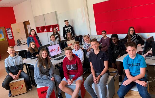Die Schulgemeinschaft freut sich auf das miteinander Lernen.  | Foto: HAK