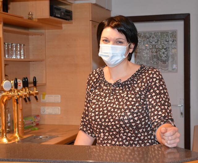 Juliane Berlakovich, Dorfgasthof Weppersdorf: "Uns geht es nicht so schlecht. Mit den Nächtigungen der Monteure und dem Abhol- und Lieferservice, können wir unsere Kosten gut decken."