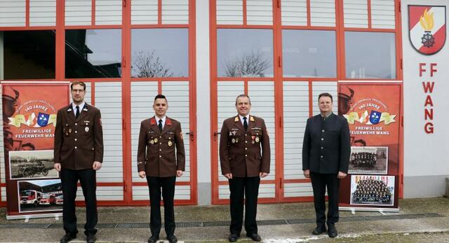 Leiter des Verwaltungsdienstes Dietmar Schaufler, Erster Kommandant-Stellvertreter Matthias Seifert, Kommandant Alois Hochholzer, Bürgermeister Franz Sonnleitner
 | Foto: FF-Wang