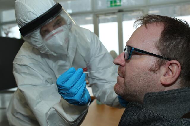 Bürgermeister Thomas Stranz beim Test.