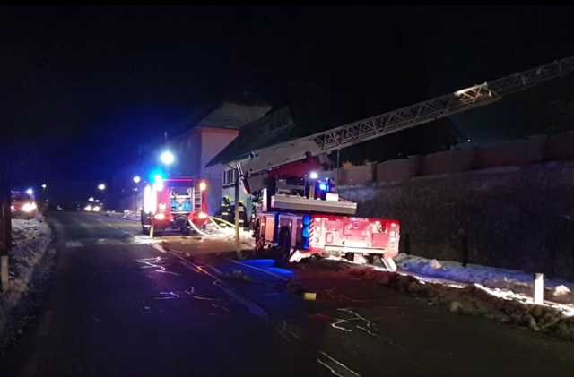 Vier Feuerwehren standen im Einsatz. | Foto: Facebook/Feuerwehr Guttaring