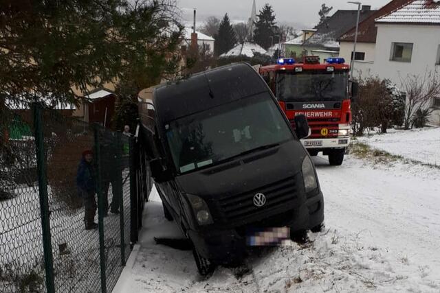 Fahrzeugbergung in der eines Lieferwagens