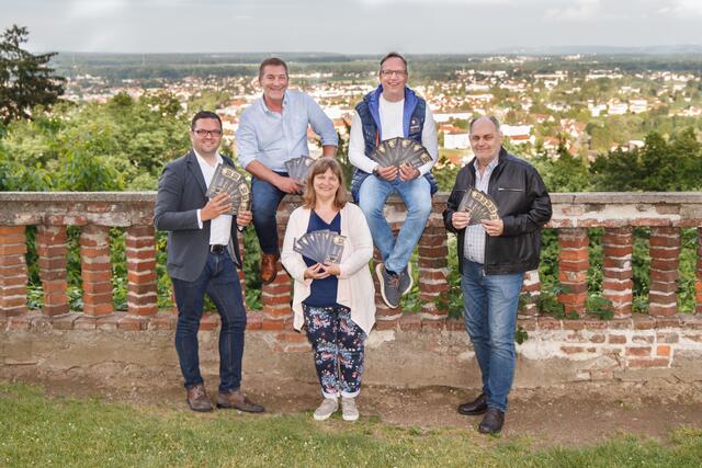 Die WiL-Vorstände zeigen sich begeistert vom Erfolg der Gutscheine (v.l.): G. Hofer, W. Neumeister, M. Pratter-Demuth, B. Hamböck, M. Gröbner.
 | Foto: Arthur Mallaschitz