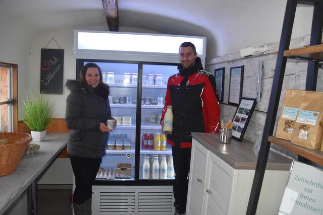 Monika Gansterer und ihr Mann in der Selbstbedienungs-Hütte. 