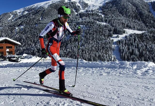 Jakob Herrmann bleibt trotz Verletzung im November an der Spitze der österreichischen Skibergsteiger.