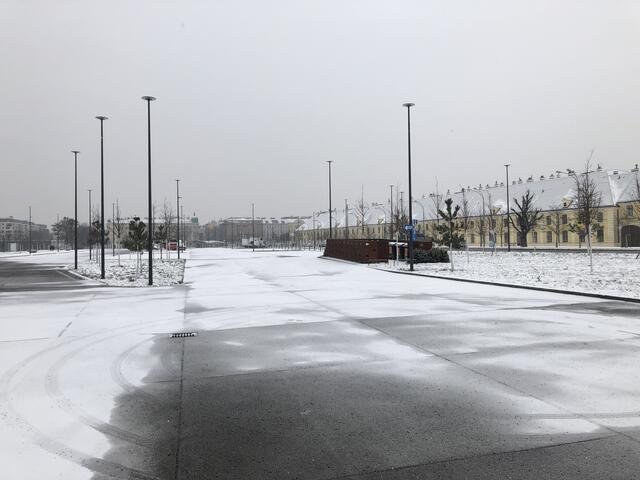 Das momentan verwaiste Arrival Center vor Schönbrunn wäre ein möglicher Standort für eine weitere Teststraße.
