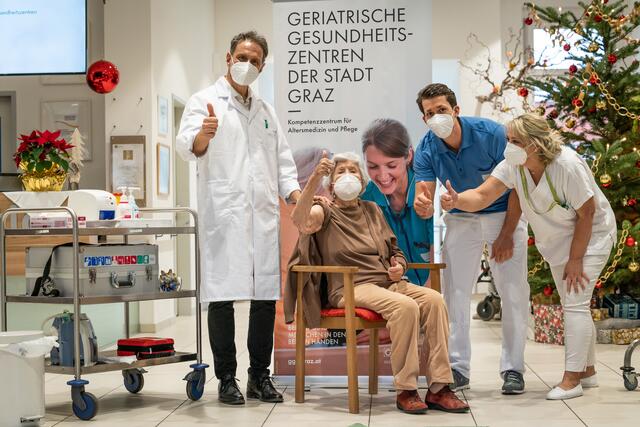 Die Impfung für die erste Steirerin ist bereits über drei Wochen her, ab Mitte Februar starten Impfungen außerhalb der Pflegeheime.