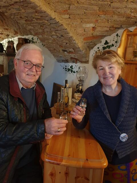 Auf ein Schnapserl: Johann und Annemarie Robier