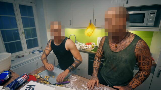Auch eine illegale Teigtaschenfabrik ist beim Video zu sehen.