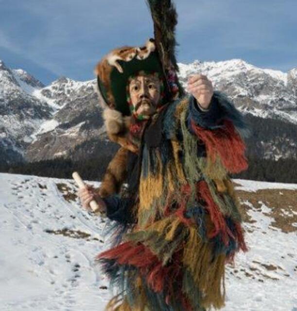 Der Zottler verkörpert den Winter.