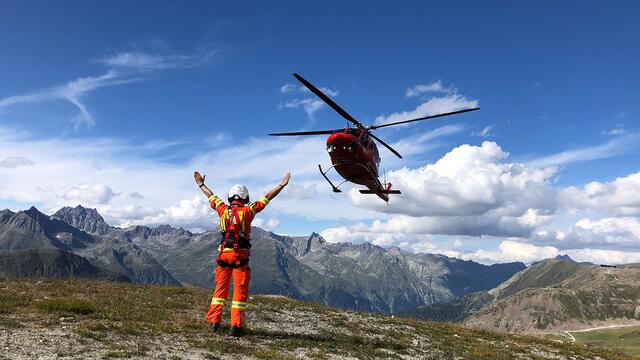 Die Feuerwehr-Flughelfer aus den Bezirken Imst und Landeck trainierten gemeinsam auf der Idalpe in Ischgl.